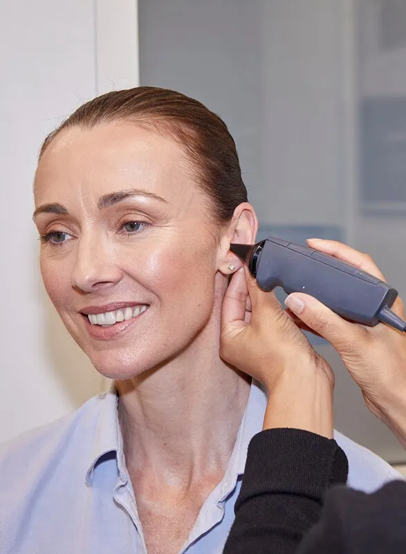 women-having-ears-checked-mobile-banner.jpg