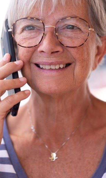 attractive-elderly-woman-telephone.jpg
