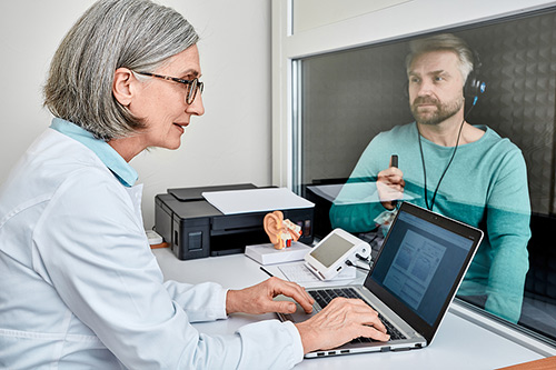 experienced-female-audiologist-500.jpg