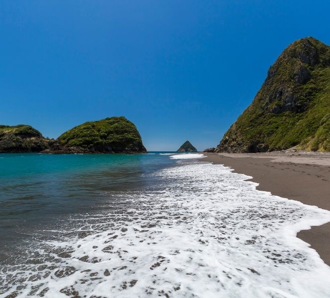 behind-the-scenes-taranaki.jpg