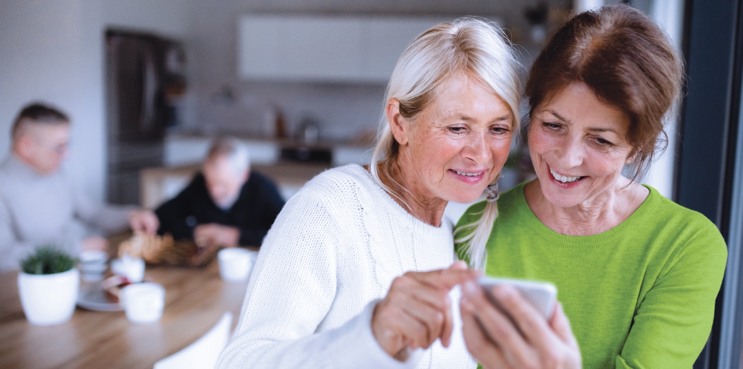 PH_Pic_generic_indoors_smartphone_02.jpg