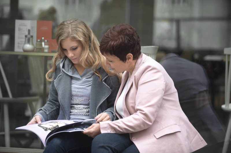 mother-daughter-reading-magazine.jpg