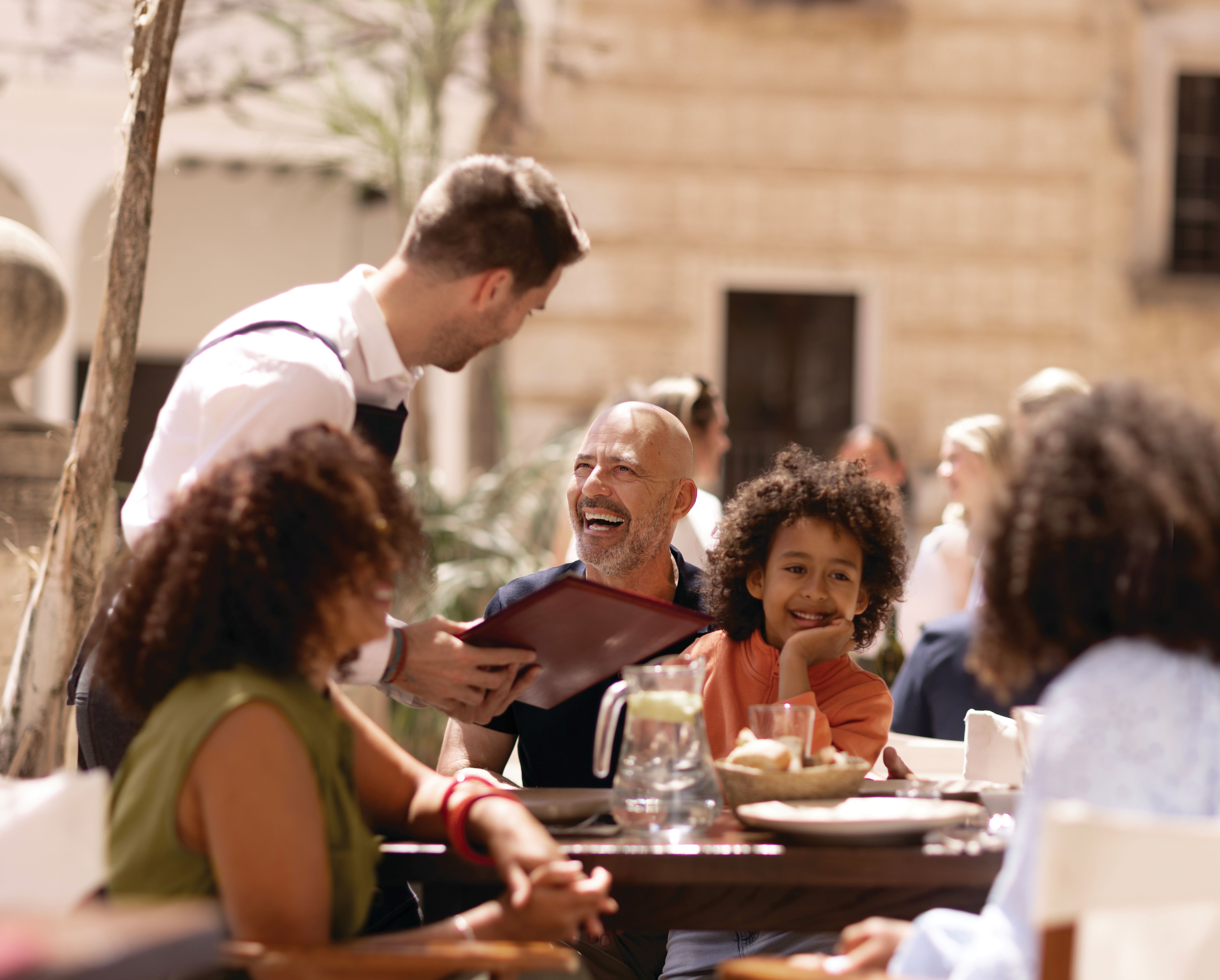 PH_Pic_AudeoSphereI-PiazzaRestaurant-Group.jpg