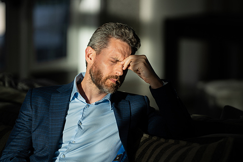 man-with-sinus-headache-tensi-500.jpg