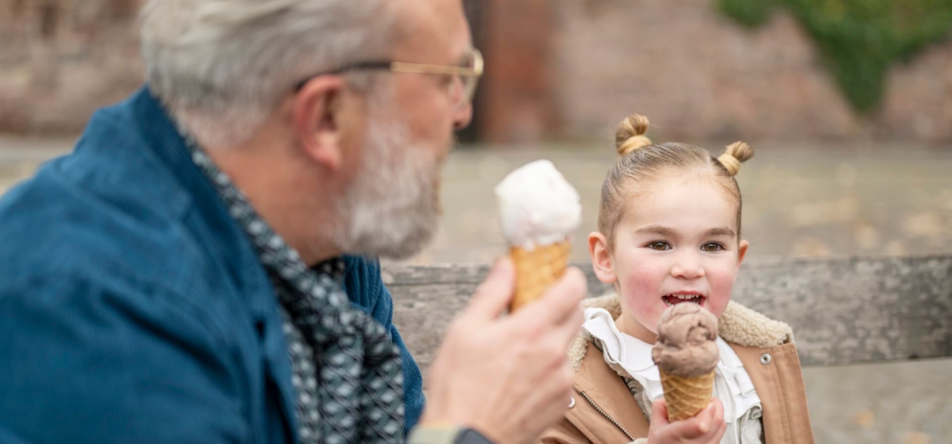 man-eating-icecream-desktop-banner.jpg