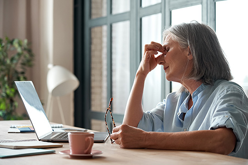 tired-old-senior-business-woman-500.jpg