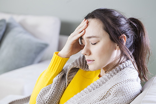 young-woman-with-headache-500.jpg