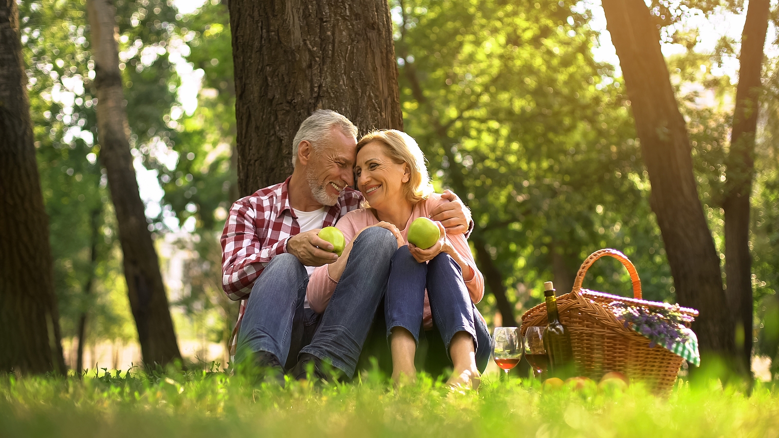 bigstock-loving-old-couple-hugging-in-p-349878052.jpg