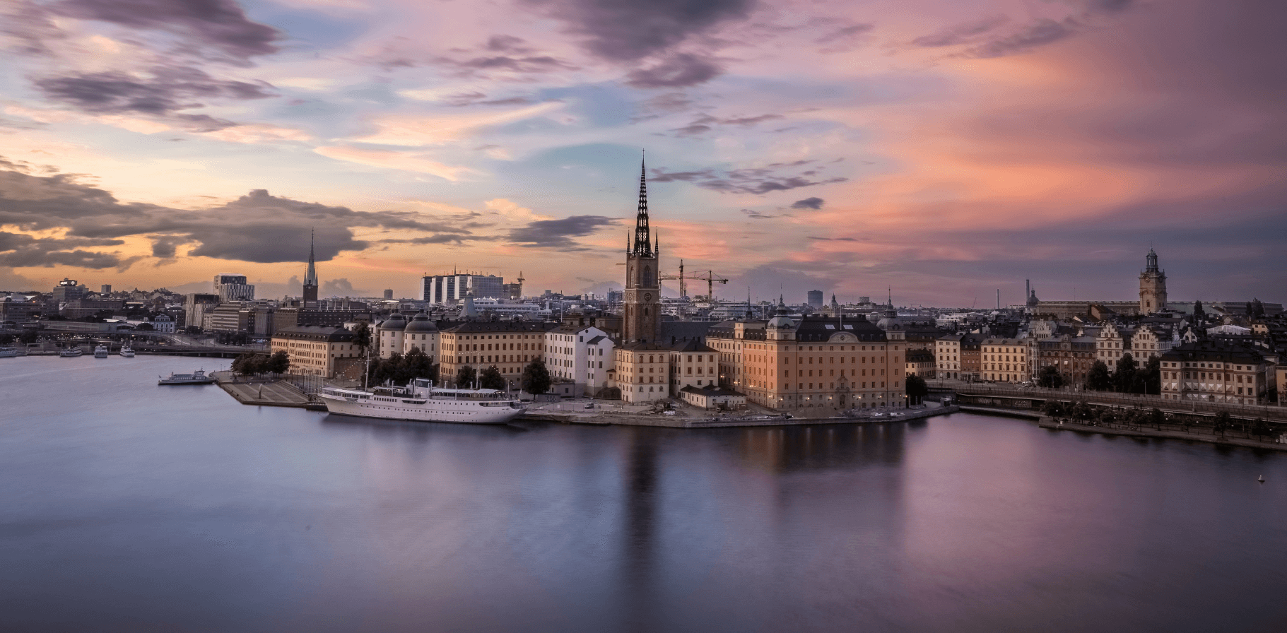 stockholm-eftermiddag-vatten-desktop.png