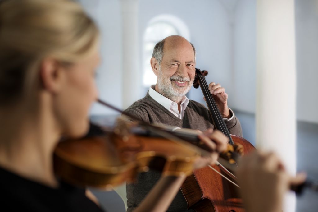 violin-teacher-with-student.jpg