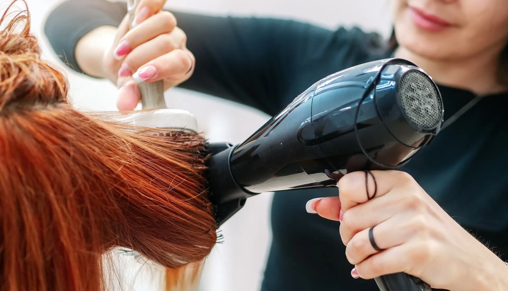 hair-styling-with-hairdryer-desktop-banner.jpg