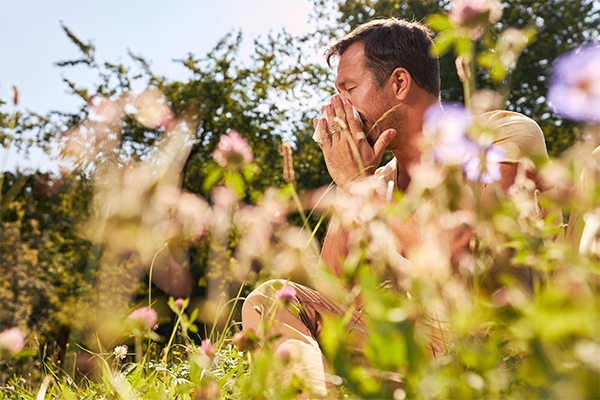 A man with allergies experiences hearing loss