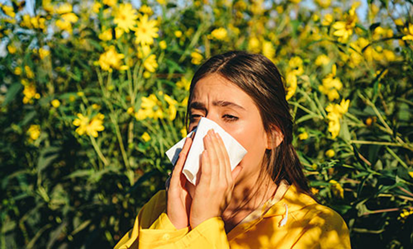 sneezing-young-girl-with-nose-500.jpg