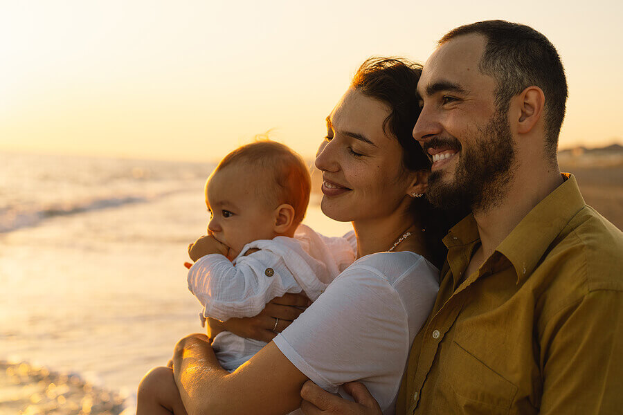 happy-family-on-the-beach.jpg