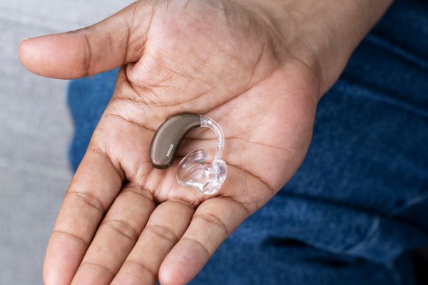 types of hearing aid - BTE - 3.jpg