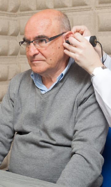 Mobile Banner 360x603__Man_Hearing_Test-100.jpg