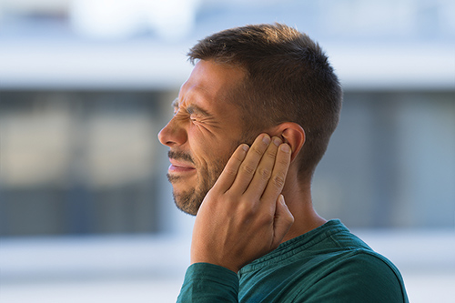 otitis-or-tinnitus-man-500.jpg