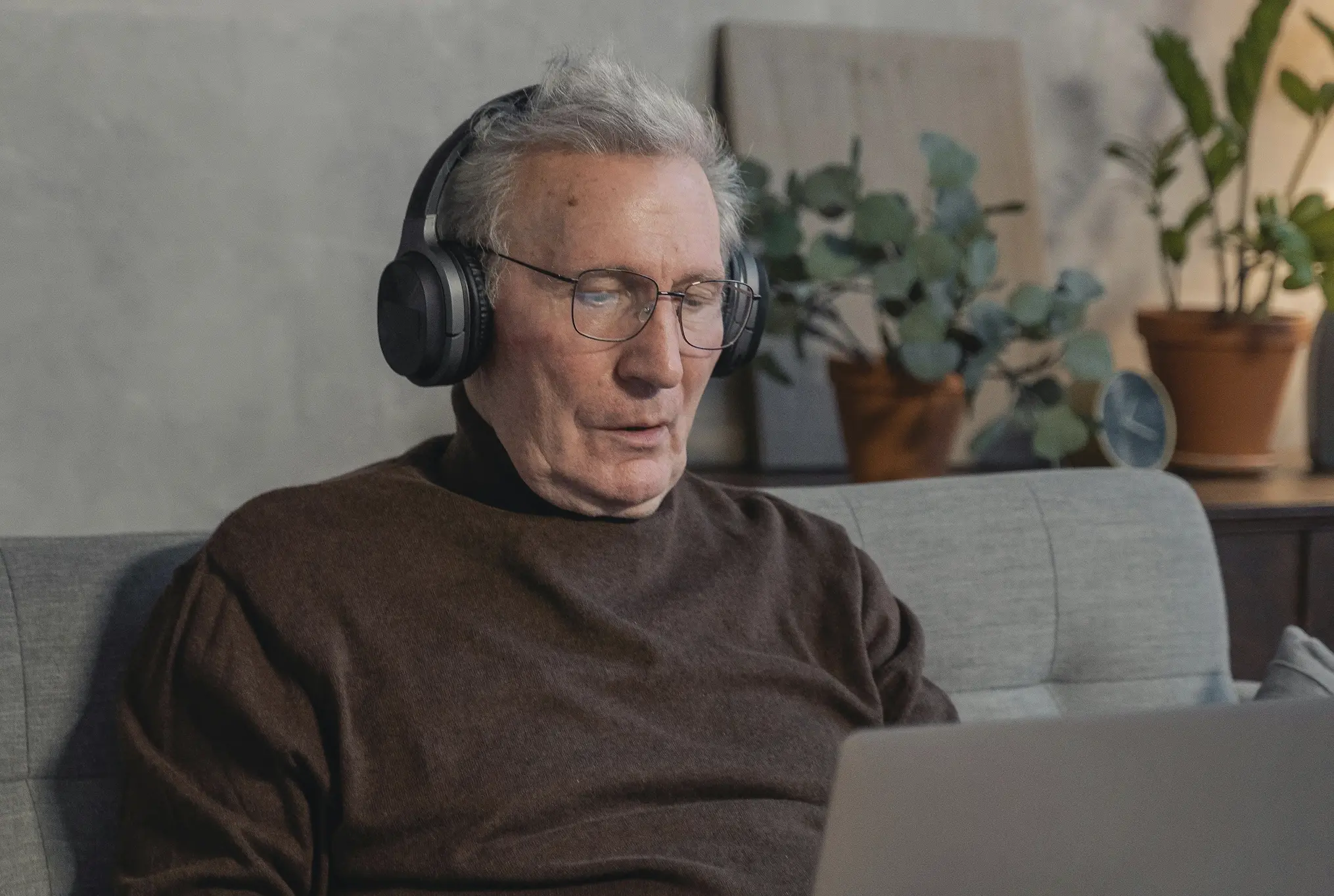 Safe Listening Headphone Tips That Protect Your Hearing Mob.webp