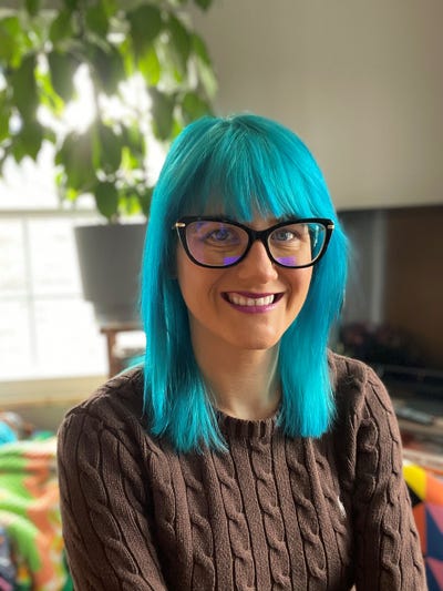 headshot2021.jpg headshot2021.jpg