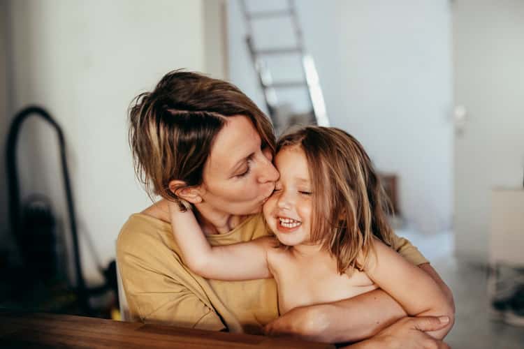 JJ_Photo_Mother kissing child_GettyImages_1011447120_4Star JJ_Photo_Mother kissing child_GettyImages_1011447120_4Star