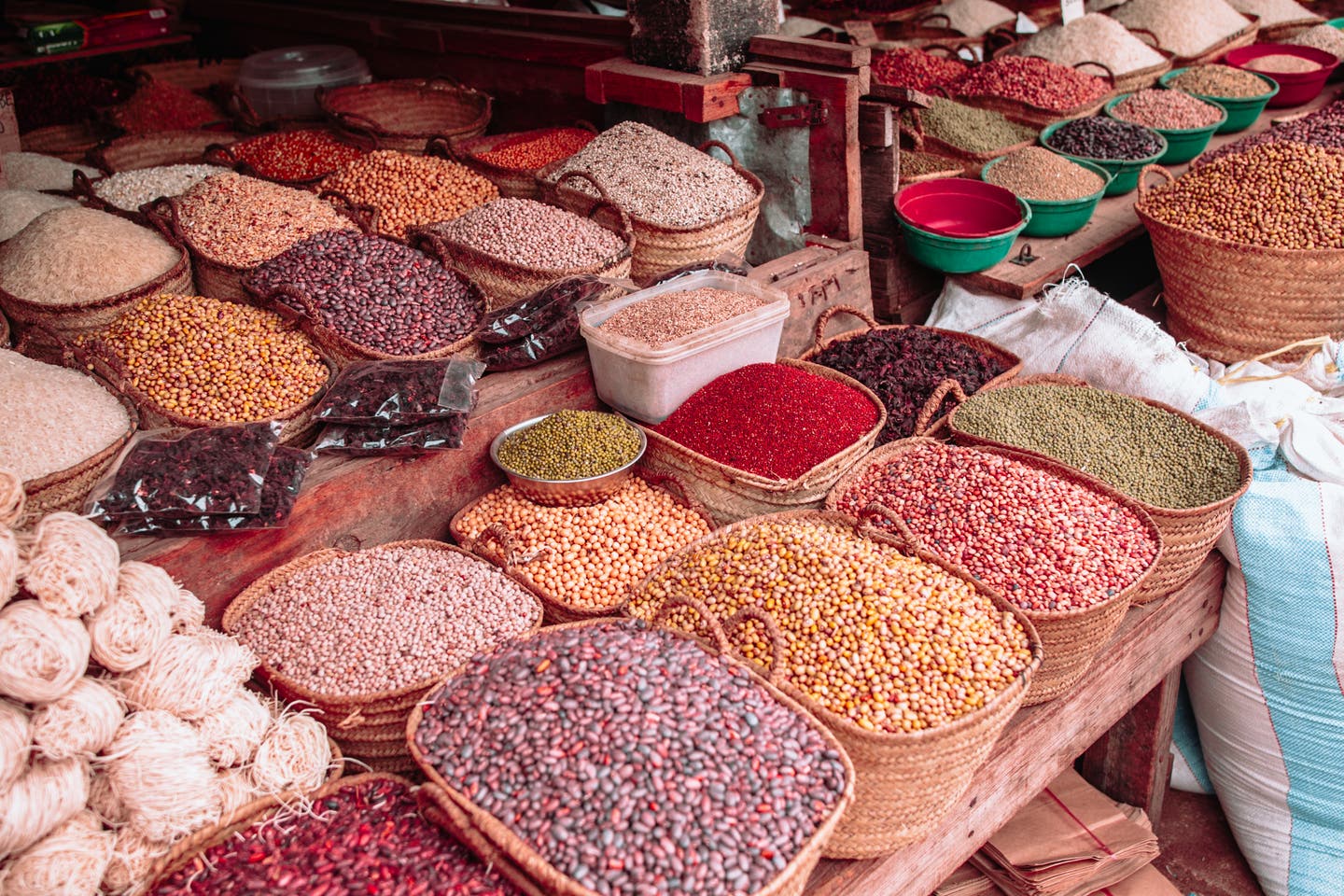 Sansibar Essen: getrocknete Lebensmittel auf einem Markt