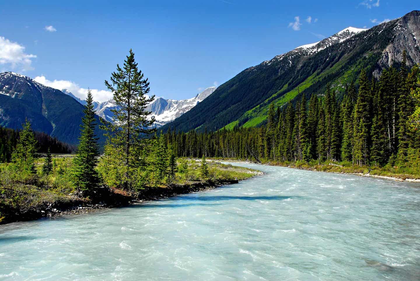 Heiße Quellen und schmale Schluchten im Kootenay-Nationalpark 