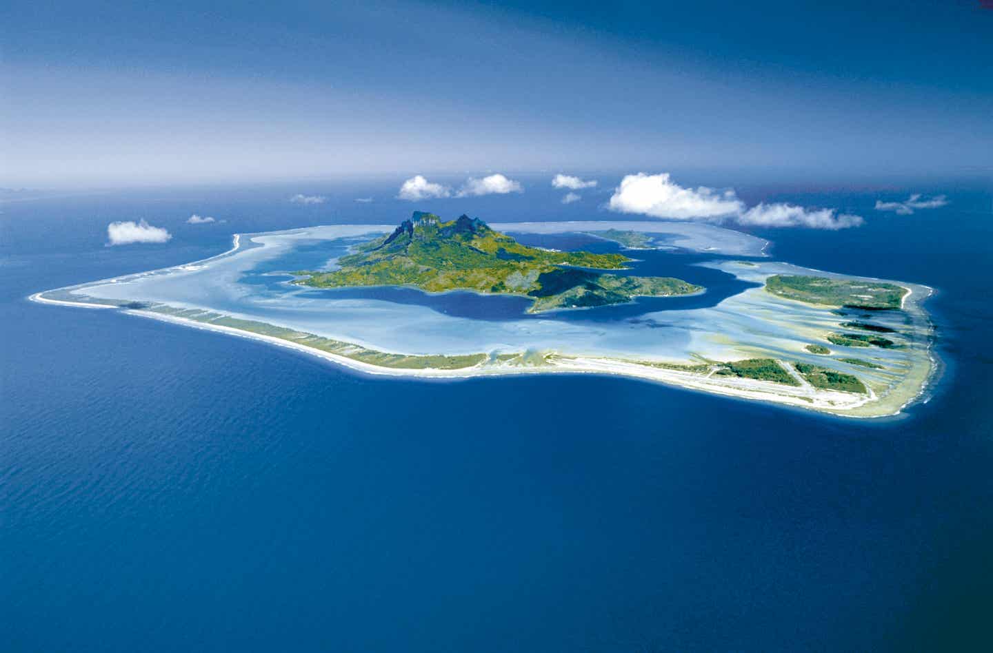 Bora Bora aus der Vogelperspektive