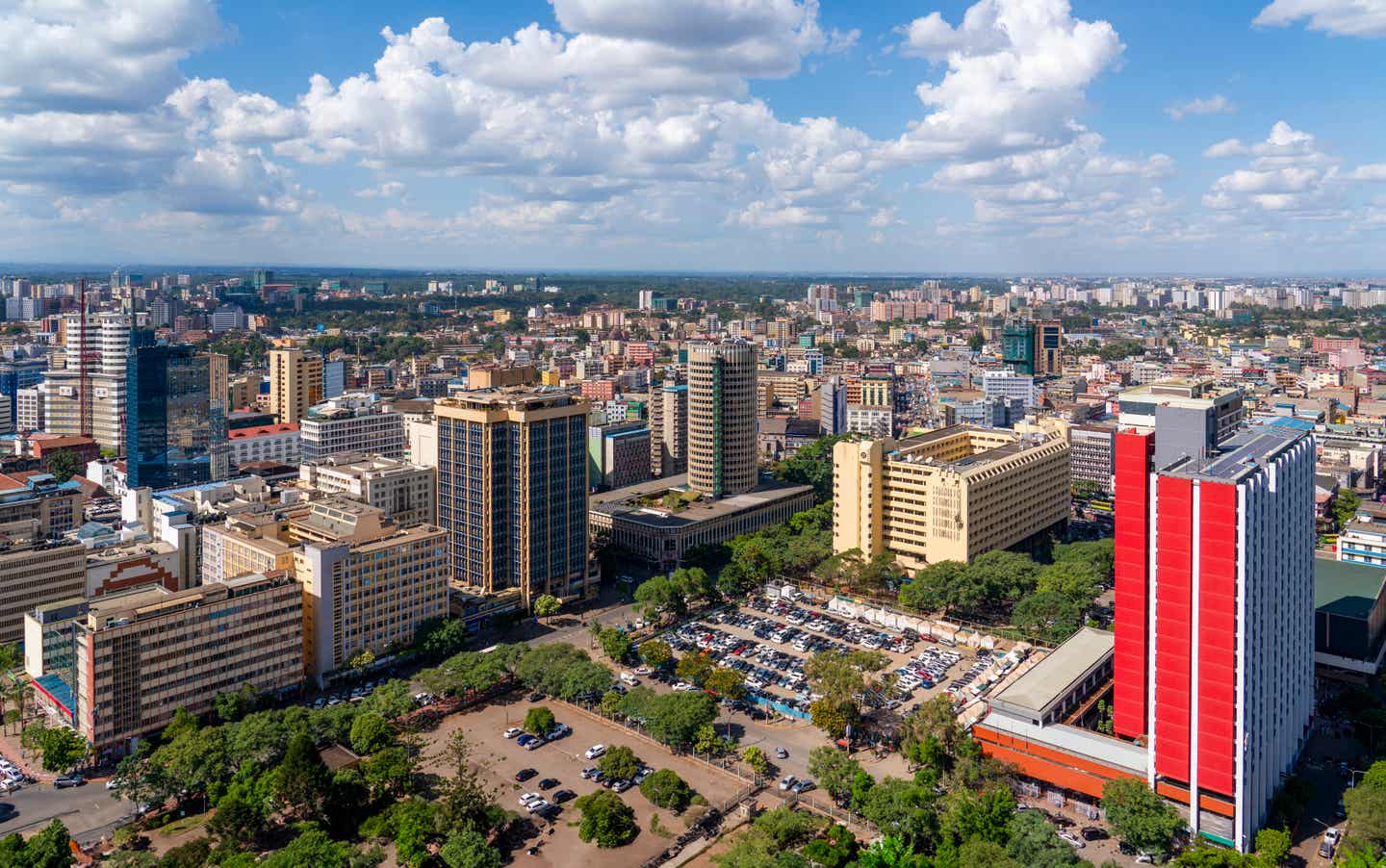 Kenia Beste Reisezeit: Skyline von Nairobi Ost mit dem Stadtteil Ngara