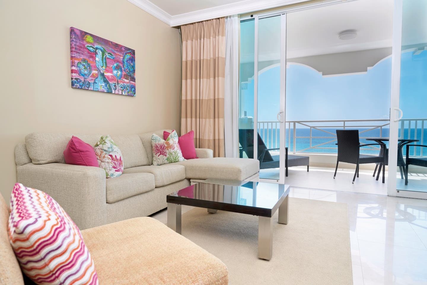 Wohnbeispiel Luxury 1 Bedroom Oceanfront Suite