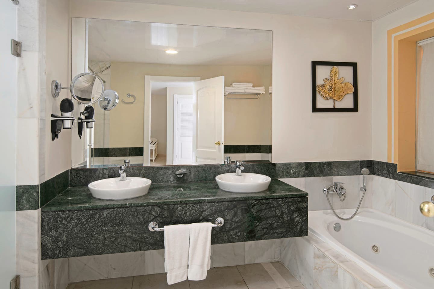 Beispiel Bad Junior Suite