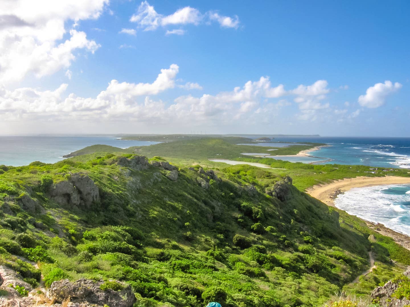 Rundreisen Guadeloupe: Panoramabild eines bergigen Teils Guadeloupes
