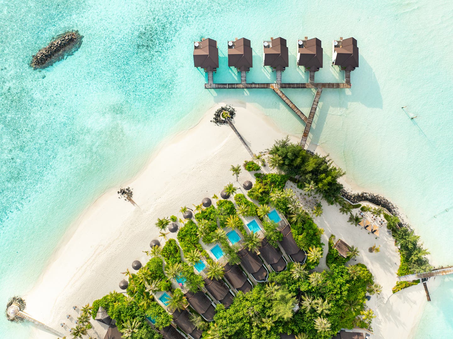 Drohnenaufnahme des Fushifaru Maldives