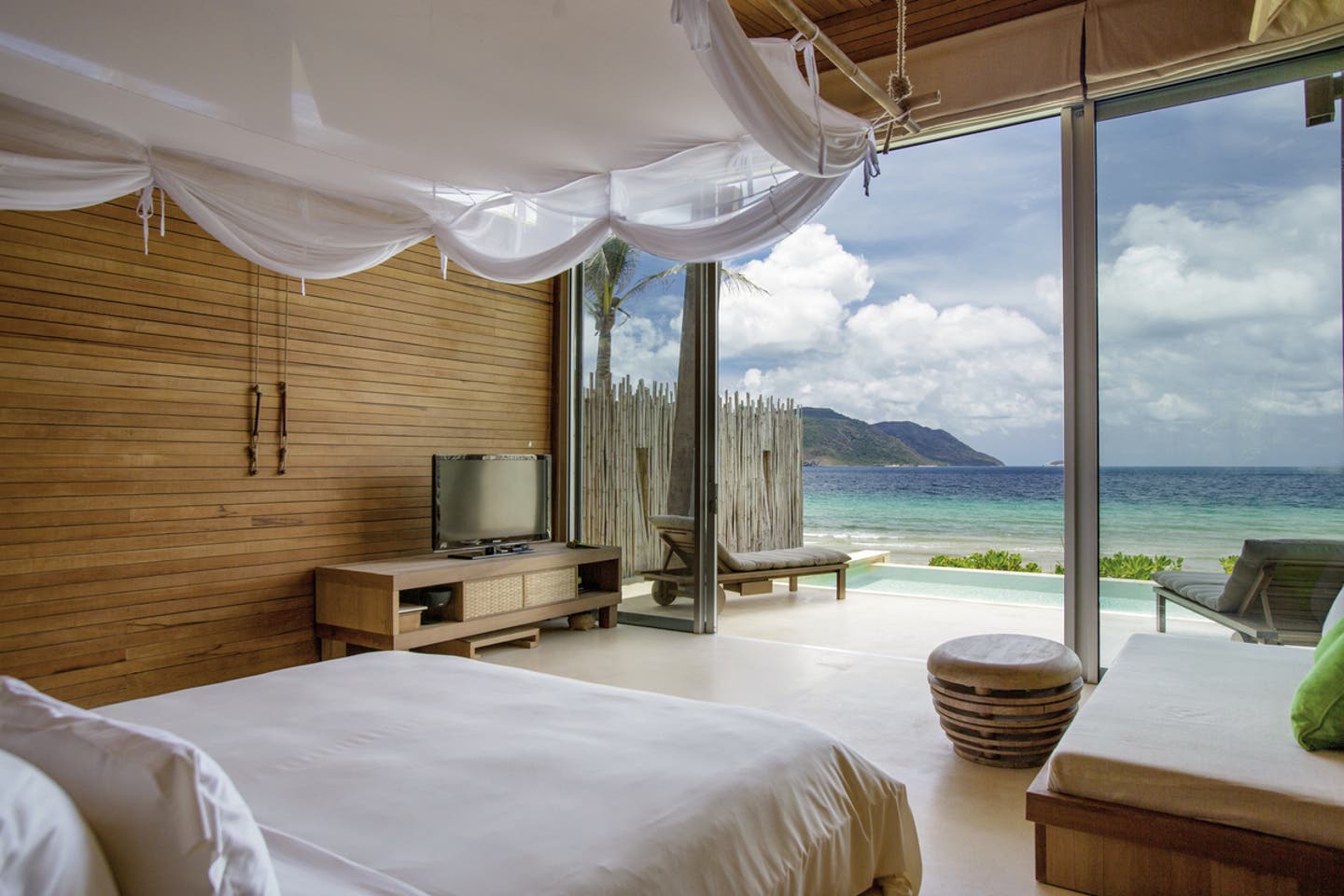 Wohnbeispiel Beachfront Deluxe Pool Villa