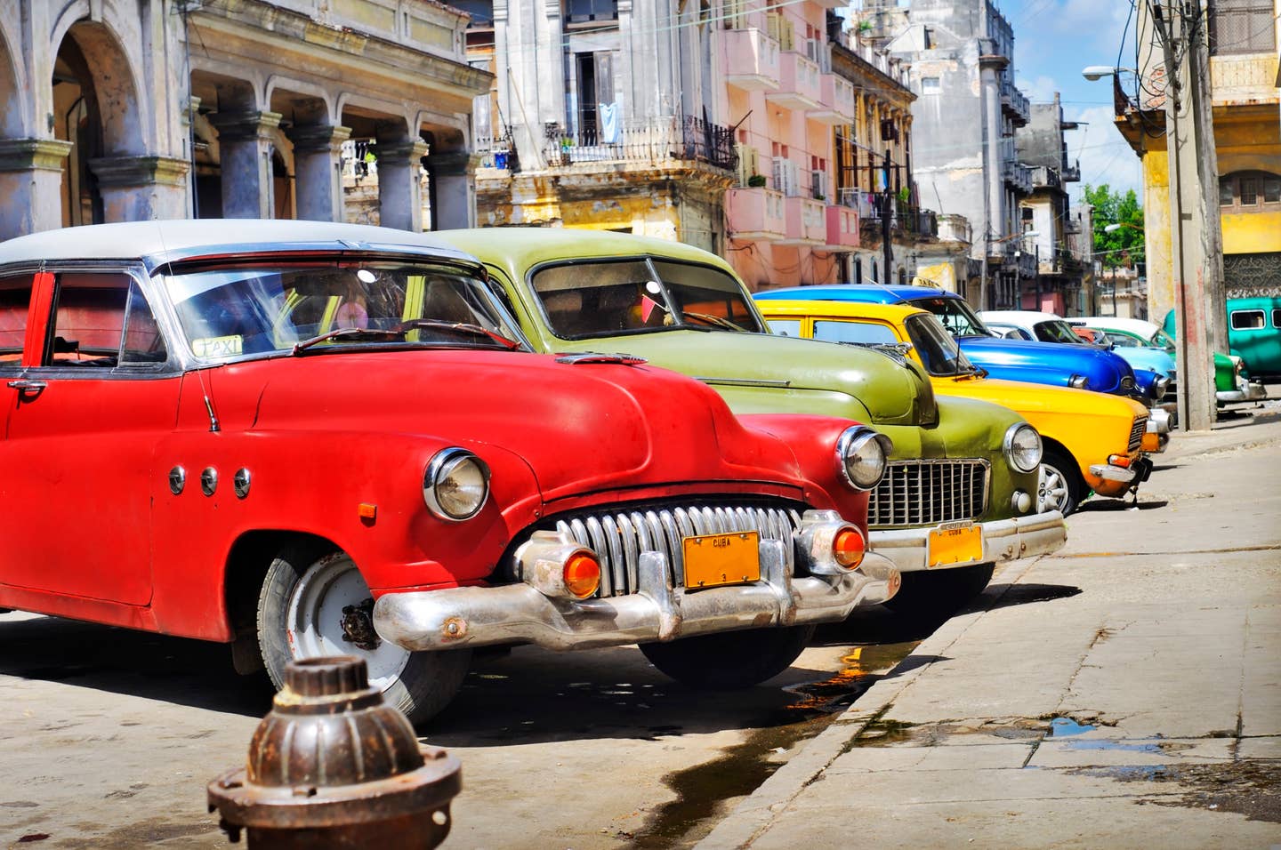 Rundreisen Kuba: Oldtimer auf den Straßen Havannas Rundreisen Kuba: Oldtimer auf den Straßen Havannas