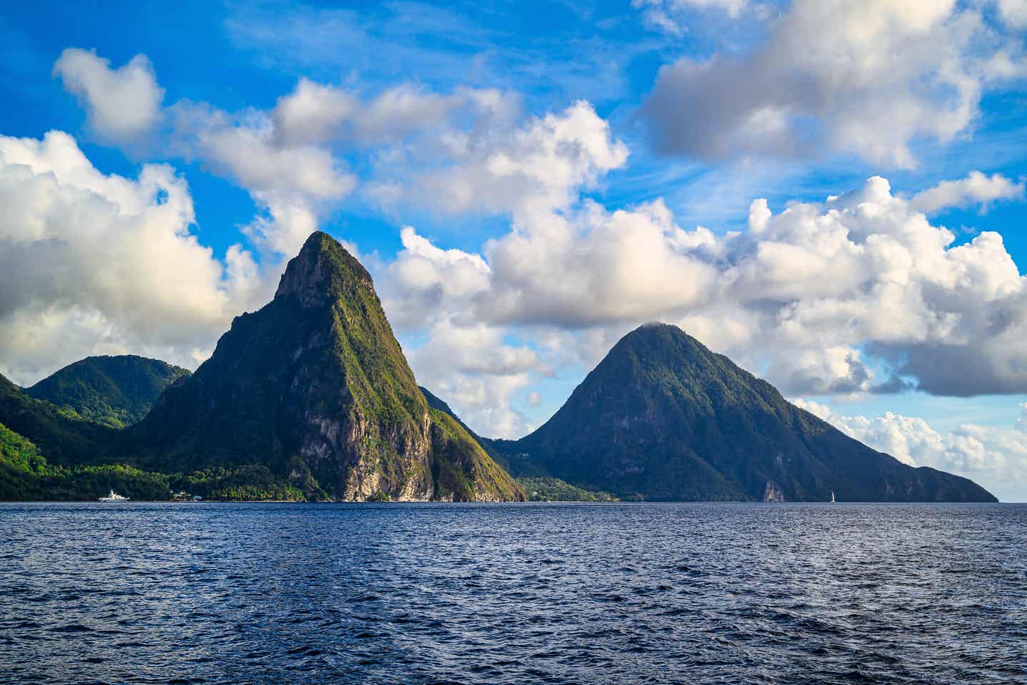 Karibik Sehenswürdigkeiten: Petit Piton Berge