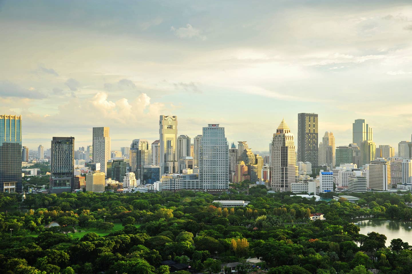Thailand Bangkok Park Fluss Skyline