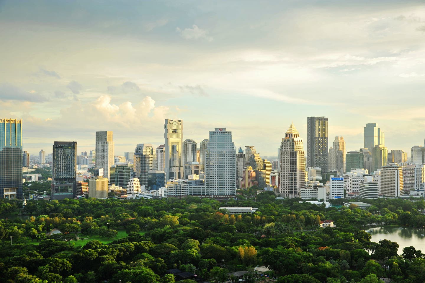 Thailand Bangkok Park Fluss Skyline