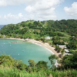 Karibik-Trinidad-und-Tobago-Luftaufnahme-Karibik-Bay-g-174774690.jpg