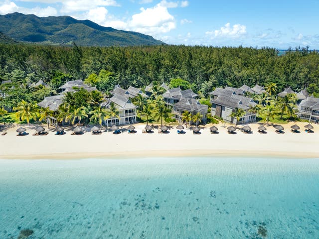 Luftbild des Resorts vom Meer aus aufgenommen