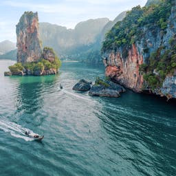 Thailand-Krabi-Longtailboot-auf-Meer-g-1395272980-Bearbeitet.jpg