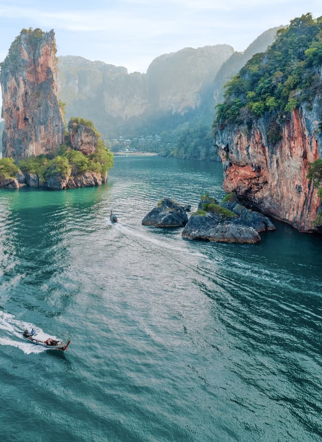 Krabi Urlaub Longtailboot auf den Meer
