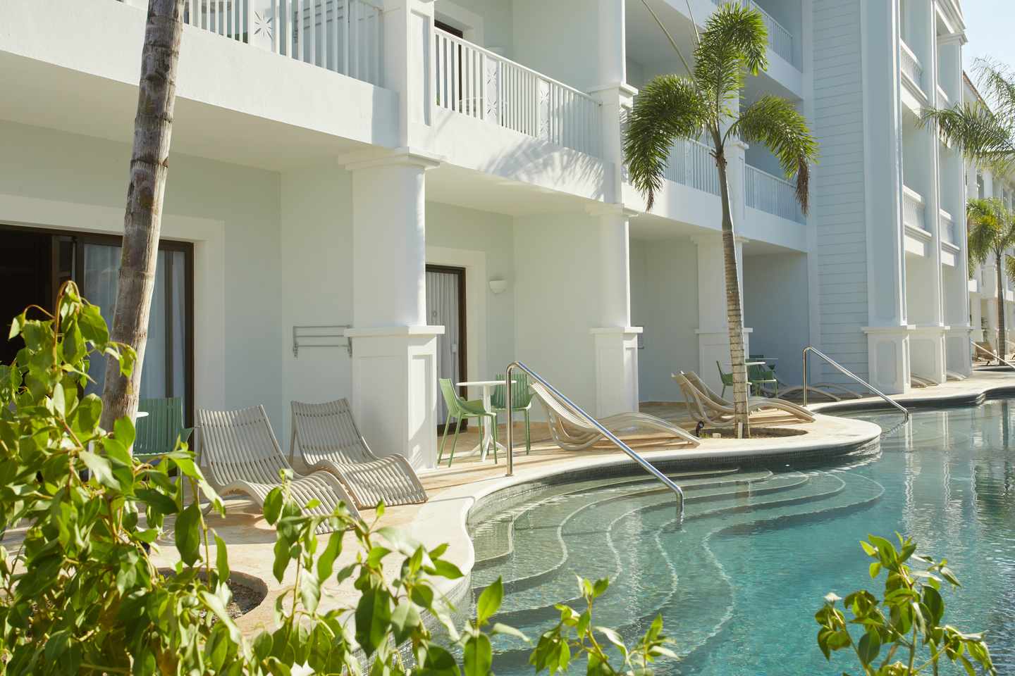 Zimmer mit Pool davor Zimmer mit Pool davor