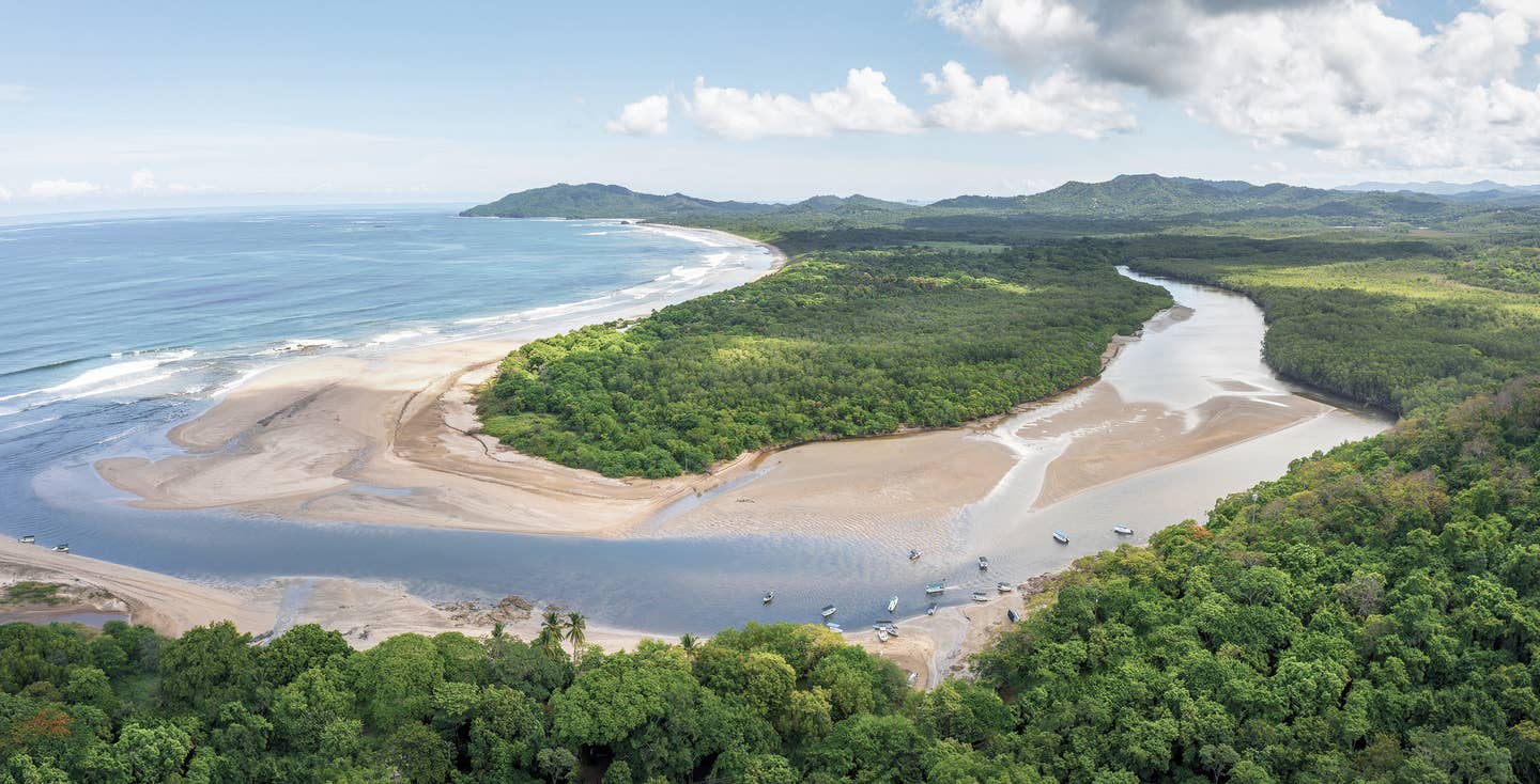 Tamarindo Strand und Mündung in Costa Rica