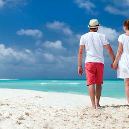 kuba-flitterwochen-strand-g-460429211.jpg