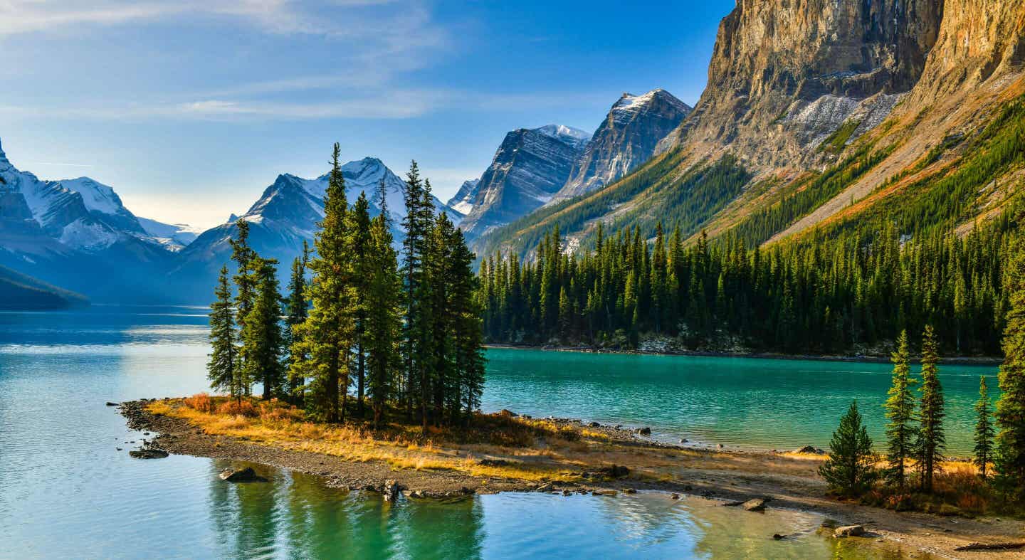 Blick auf den See im Jasper-Nationalpark