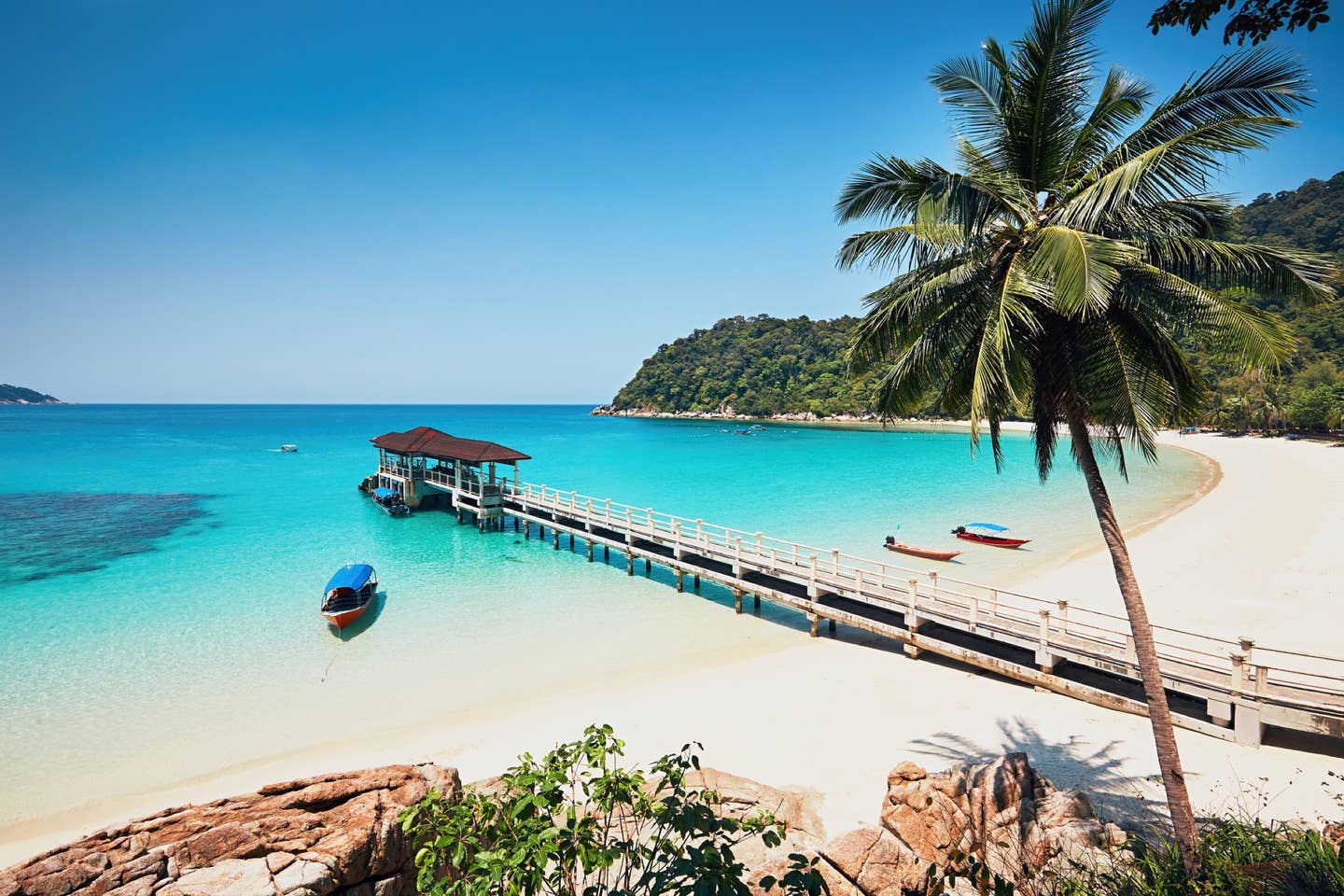 Rundreisen Malaysia: Strand auf den Perhentian Islands in Malaysia Rundreisen Malaysia: Strand auf den Perhentian Islands in Malaysia