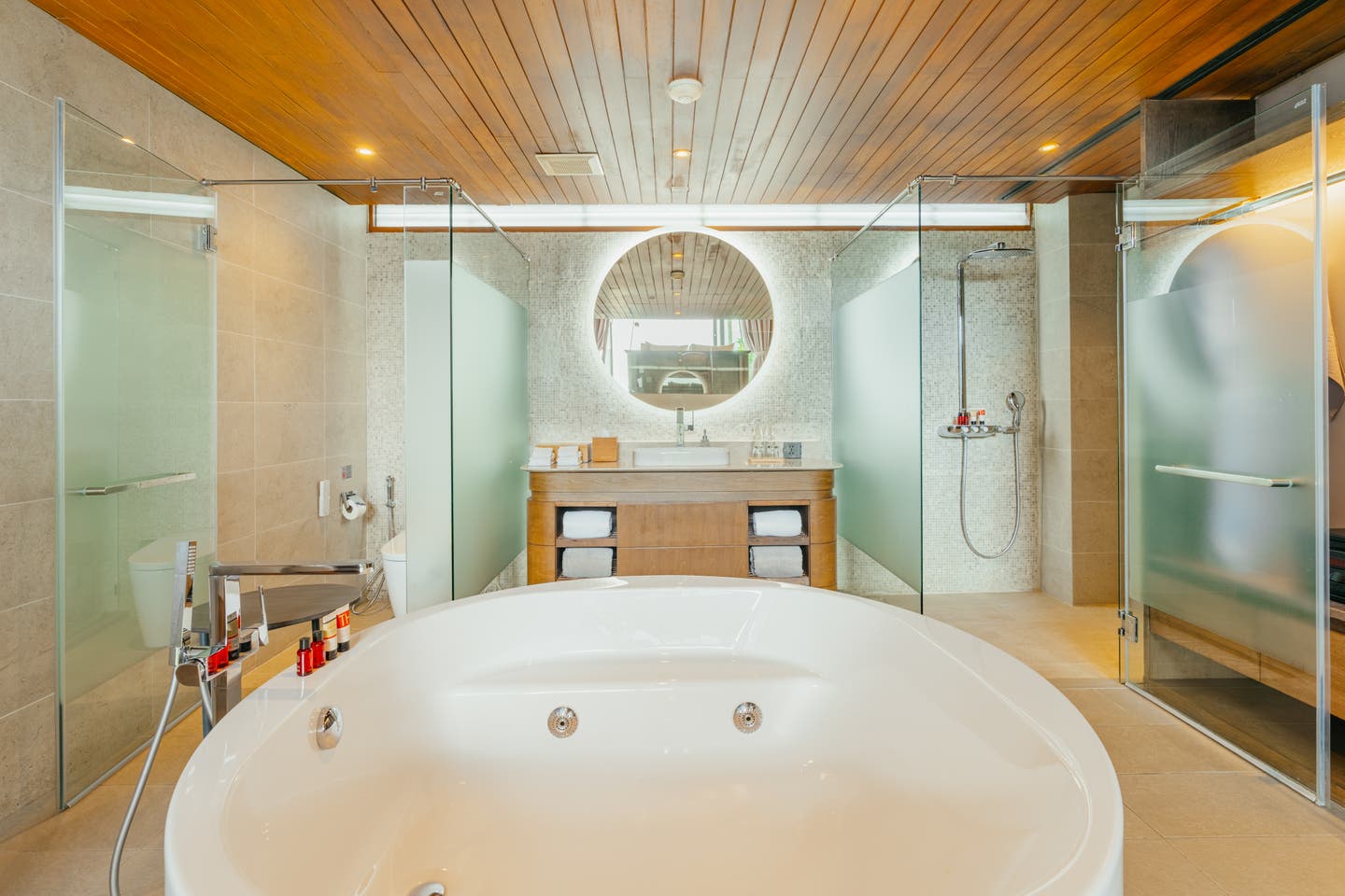 Whirlpoolwanne in den Duplex Grand Pool Villen