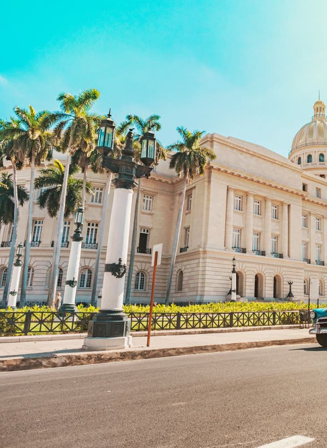 Sehenswürdigkeiten auf Kuba Blick auf das Capitolio in Havanna