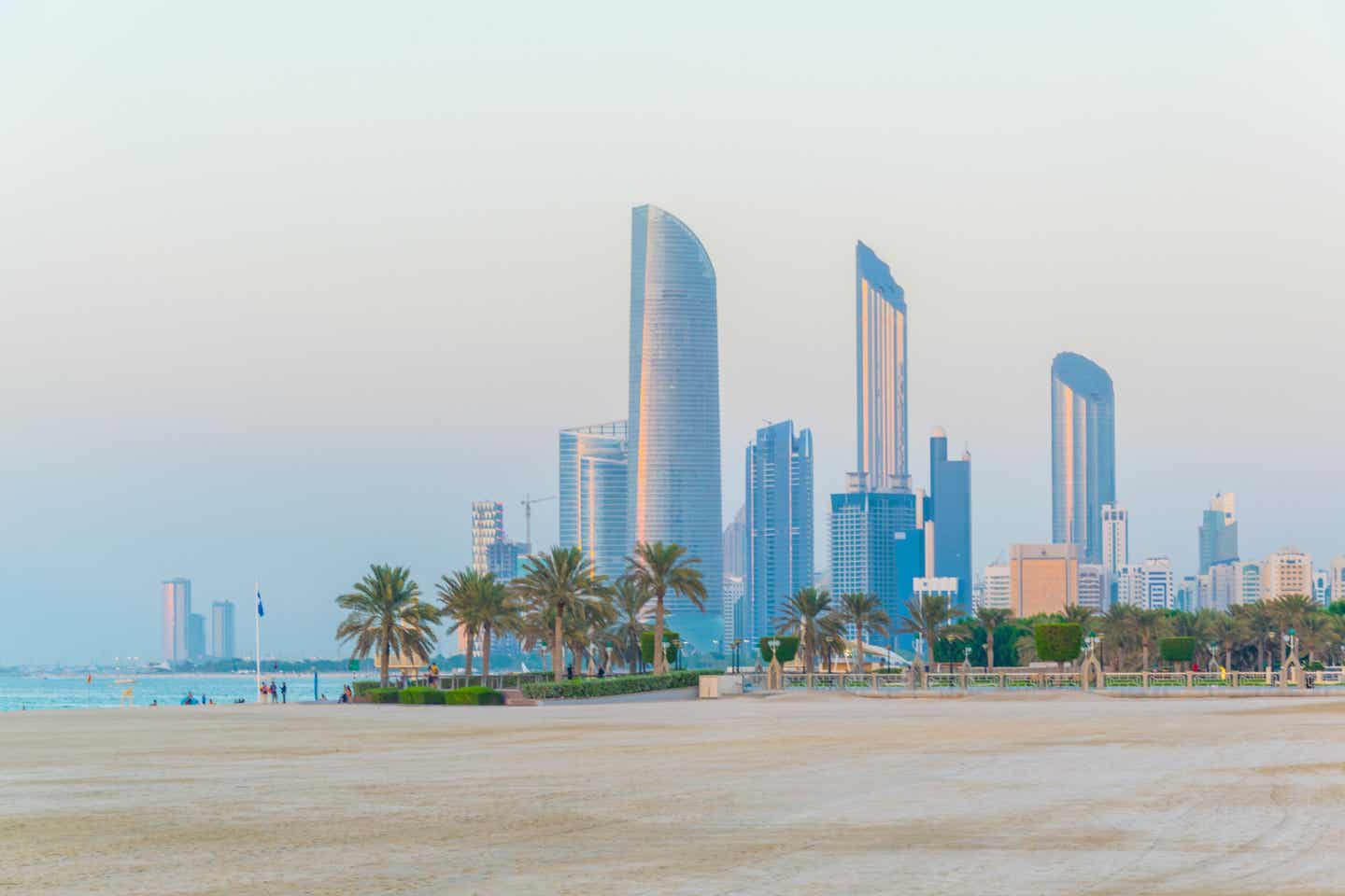 VAE Abu Dhabi Corniche Beach