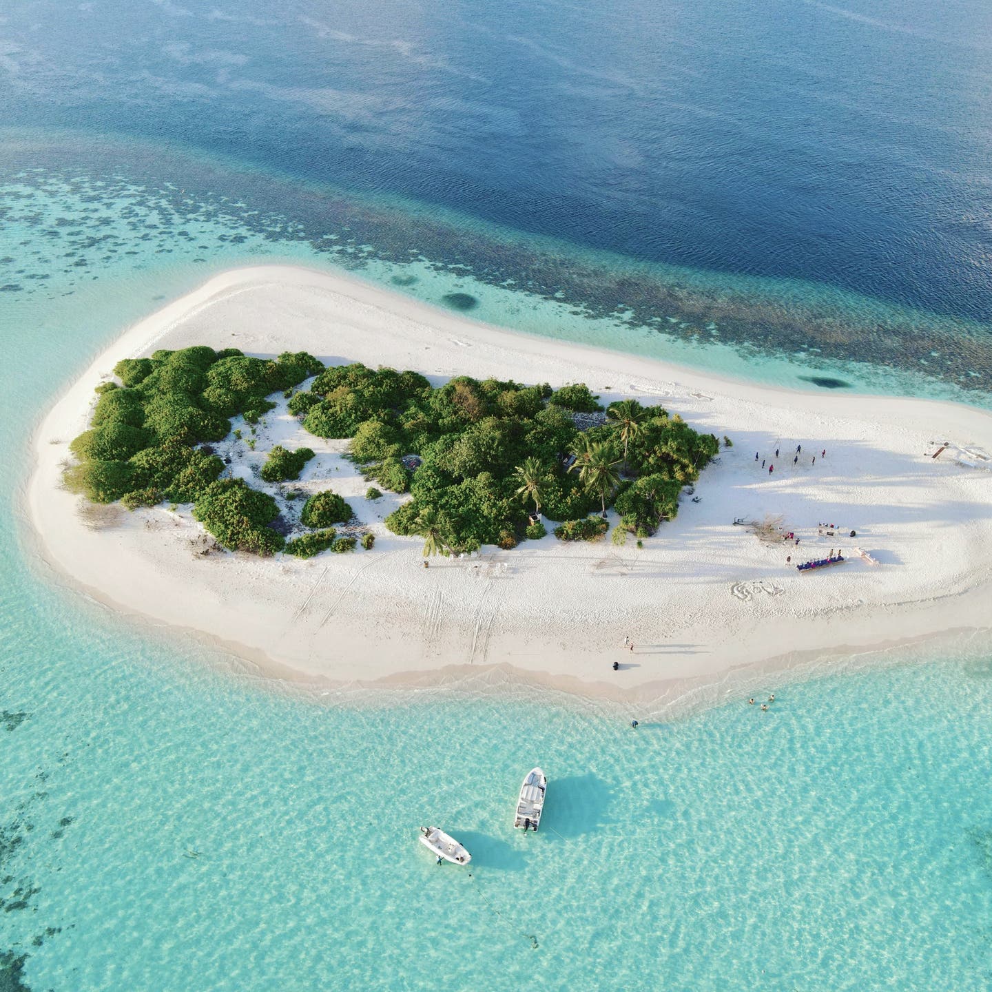 Malediven-Luftaufnahme-einer-Insel-g-1300663994.jpg